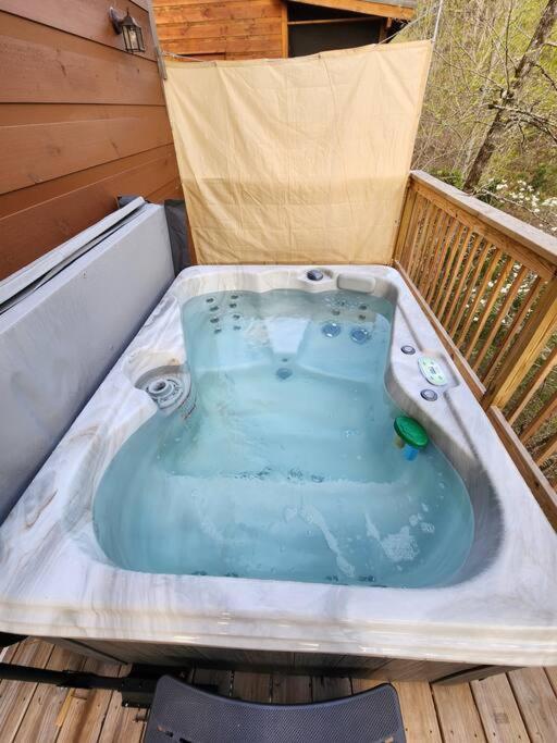 Dancing Bear Cabin- Relax & Enjoy! Sevierville Buitenkant foto