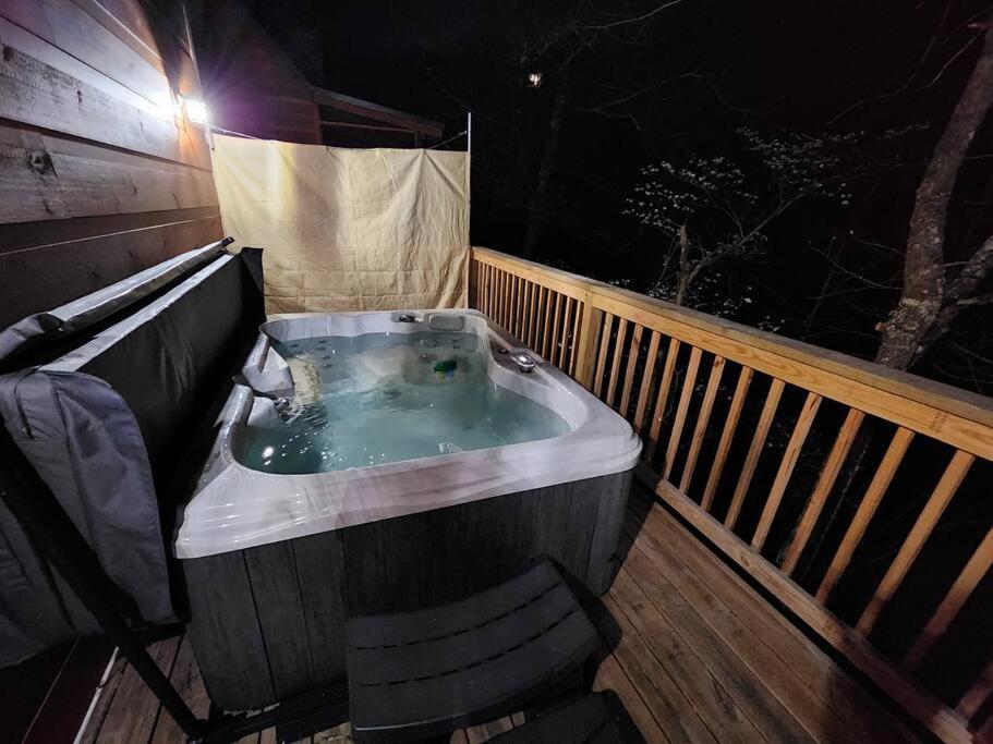 Dancing Bear Cabin- Relax & Enjoy! Sevierville Buitenkant foto