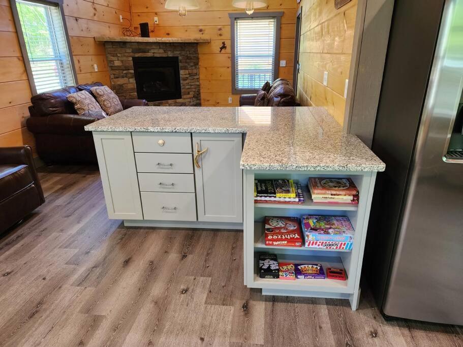 Dancing Bear Cabin- Relax & Enjoy! Sevierville Buitenkant foto