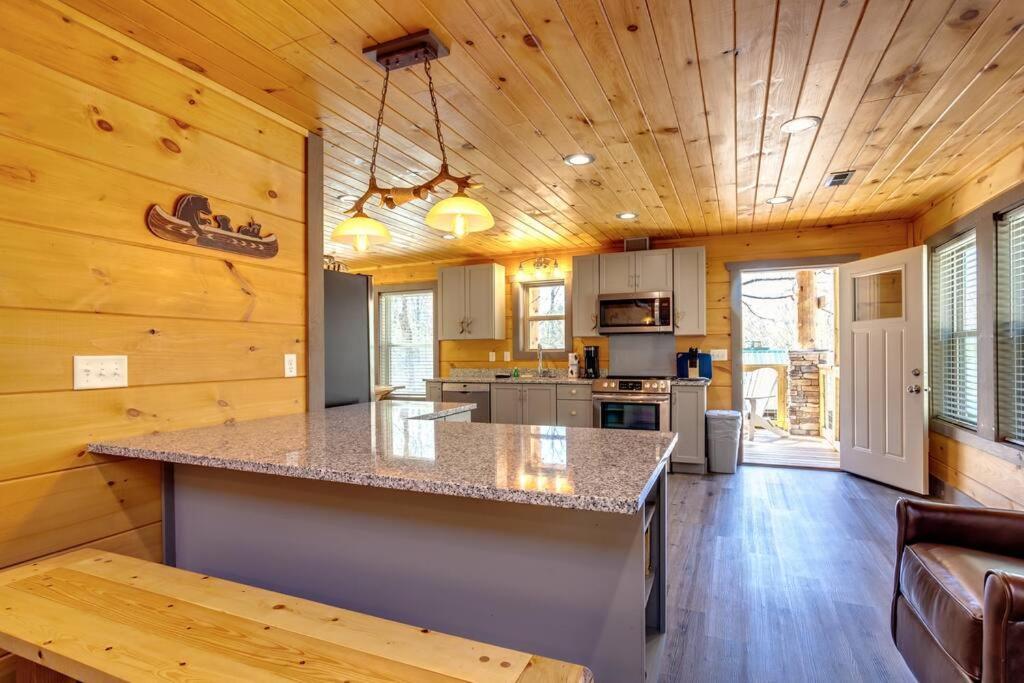 Dancing Bear Cabin- Relax & Enjoy! Sevierville Buitenkant foto